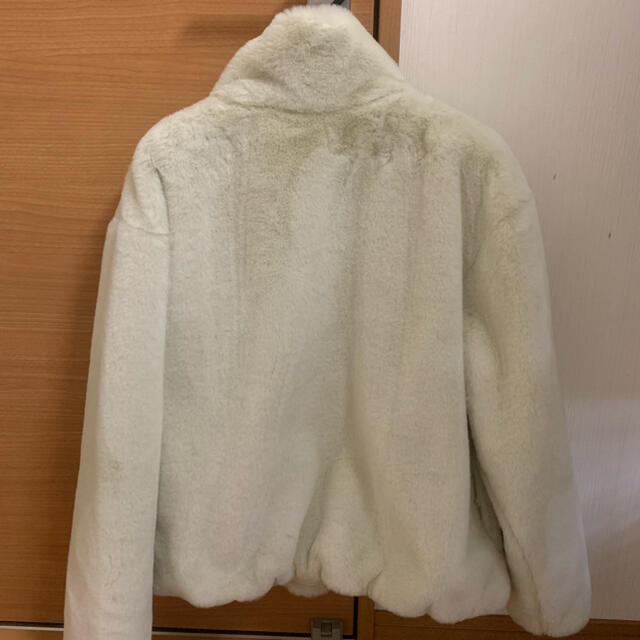 NIKE(ナイキ)のNIKE ファージャケット レディースのジャケット/アウター(毛皮/ファーコート)の商品写真