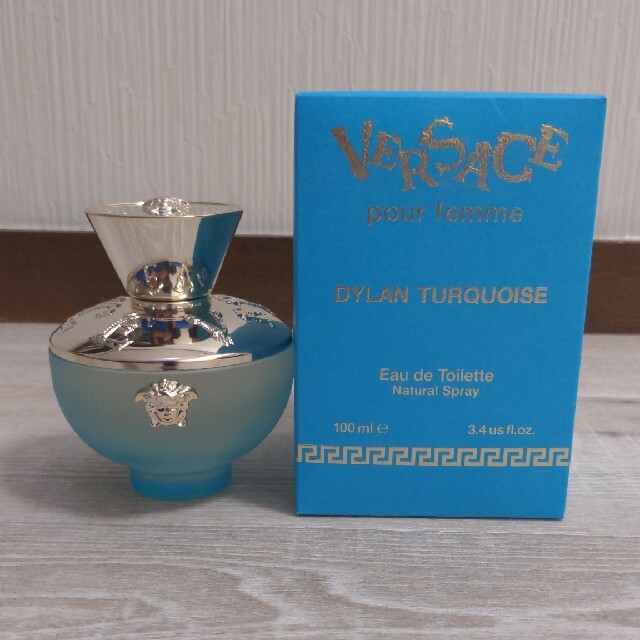 VERSACE(ヴェルサーチ)のVersace　ディランターコイズ　100ml コスメ/美容の香水(香水(女性用))の商品写真