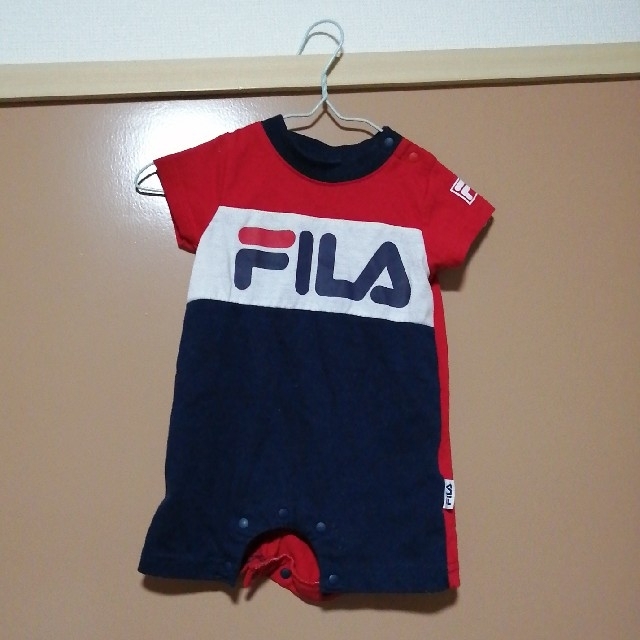 FILA(フィラ)のFILA　半袖　ロゴ　ロンパース　70cm キッズ/ベビー/マタニティのベビー服(~85cm)(ロンパース)の商品写真