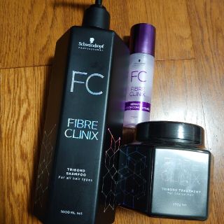 シュワルツコフ(Schwarzkopf)のゆんちま様専用　オマケ付き「ファイバークリニクス」トライボンド　セットです。(シャンプー/コンディショナーセット)