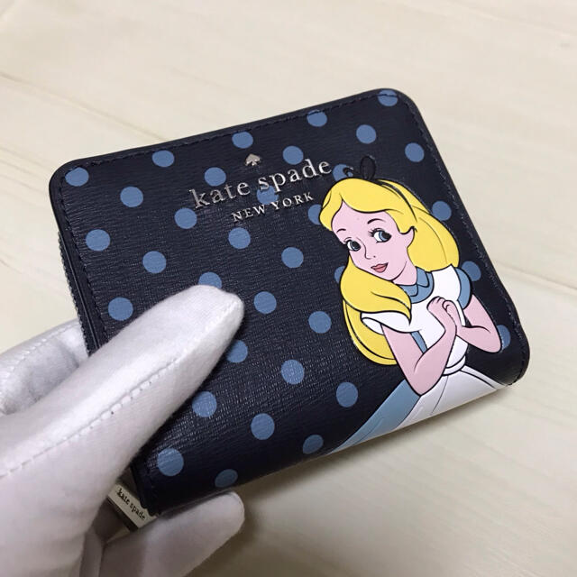 kate spade new york(ケイトスペードニューヨーク)の【アメリカ店購入】新品未使用　ケイトスペード×ディズニー アリスコラボ　折り財布 レディースのファッション小物(財布)の商品写真