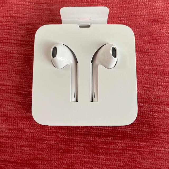 Apple(アップル)の新品.未使用　純正アップルイヤホン スマホ/家電/カメラのオーディオ機器(ヘッドフォン/イヤフォン)の商品写真