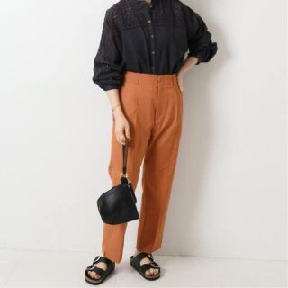 スピックアンドスパン(Spick & Span)のspick&span リネンライクテーパードパンツ(クロップドパンツ)