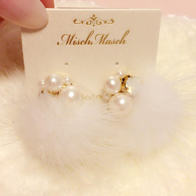 MISCH MASCH(ミッシュマッシュ)のMISCH MASCH♡ファーイヤリング レディースのアクセサリー(イヤリング)の商品写真