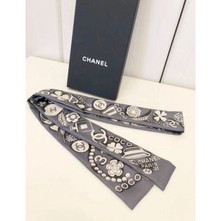 シャネル(CHANEL)の上園様専用です！シャネル　ツイリースカーフ　美品(バンダナ/スカーフ)