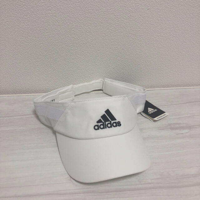 adidas(アディダス)のadidas アディダス サンバイザー　帽子　キャップ メンズの帽子(キャップ)の商品写真