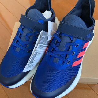 アディダス(adidas)のアディダス　スニーカー　22cm(スニーカー)