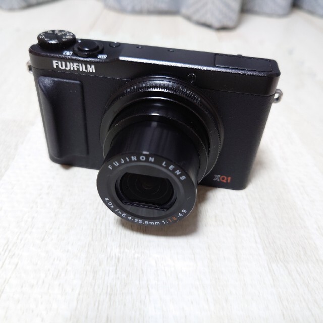 フジフィルム FUJIFILM　XQ1　ブラック  美品