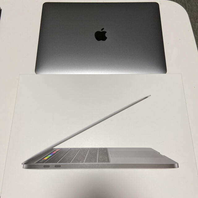 MacBook Pro 13inch 256GB 2019モデル【美品】