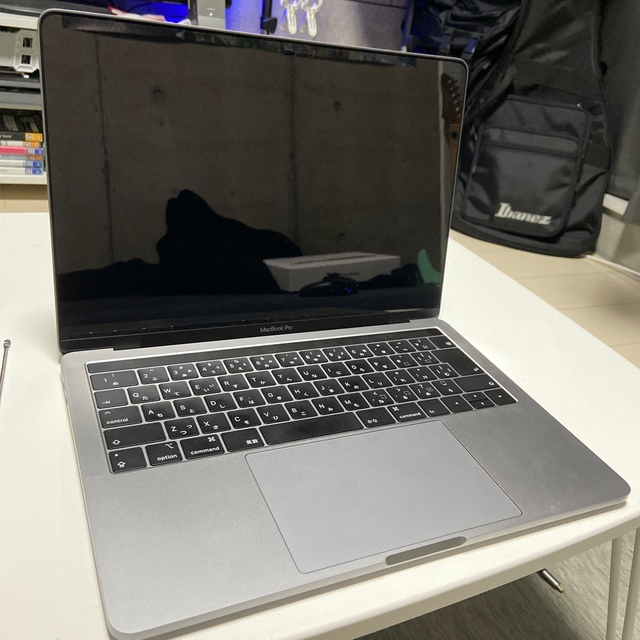 Mac (Apple)(マック)のMacBook Pro 13inch 256GB 2019モデル【中古美品】 スマホ/家電/カメラのPC/タブレット(ノートPC)の商品写真