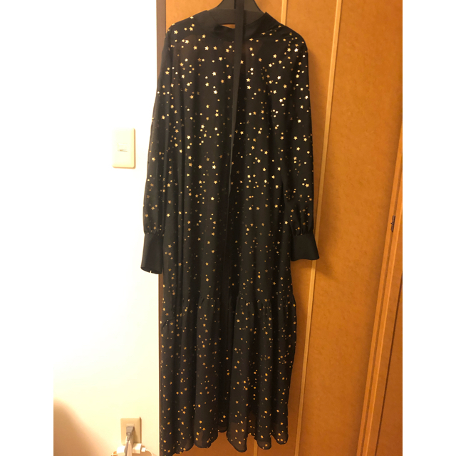 Ameri VINTAGE(アメリヴィンテージ)のアメリビンテージ　AIRY HIGH NECKED DRESS レディースのワンピース(ロングワンピース/マキシワンピース)の商品写真