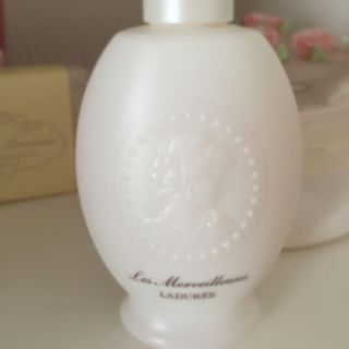 レメルヴェイユーズラデュレ(Les Merveilleuses LADUREE)のラデュレ メイクアップリムーバー(クレンジング/メイク落とし)