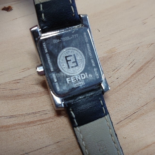 FENDI 7000L レディースウォッチ 腕時計ホワイト×シルバーサイズ