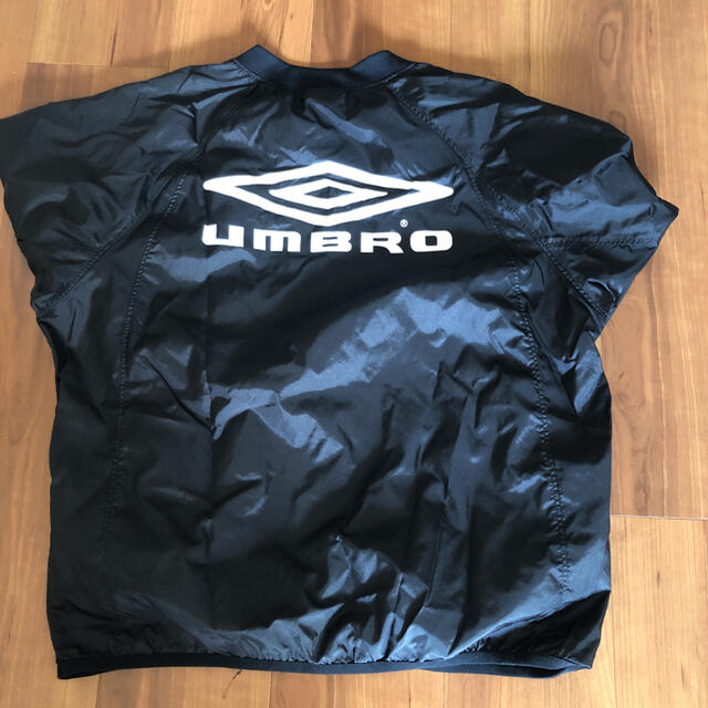 UMBRO(アンブロ)のumbro ピステ 140 ブラック ナイキ adidas LUZ スポーツ/アウトドアのサッカー/フットサル(ウェア)の商品写真