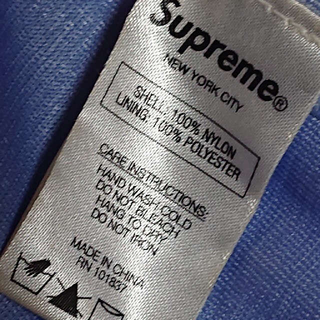 Supreme(シュプリーム)のsupreme  マウンテンパーカー　シュプリームS メンズのジャケット/アウター(マウンテンパーカー)の商品写真