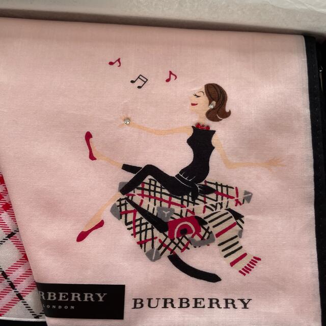 BURBERRY(バーバリー)の⭐️再値下げ⭐️新品⭐️バーバリー　ハンカチセット　女の子柄　箱付き レディースのファッション小物(ハンカチ)の商品写真