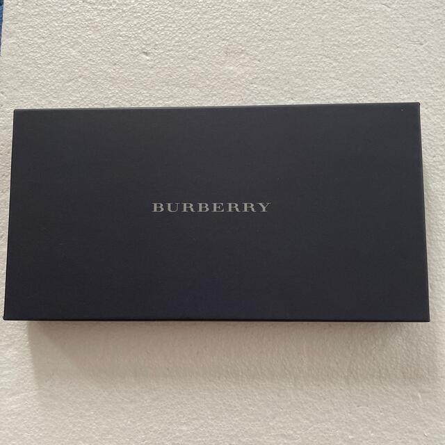 BURBERRY(バーバリー)の⭐️再値下げ⭐️新品⭐️バーバリー　ハンカチセット　女の子柄　箱付き レディースのファッション小物(ハンカチ)の商品写真