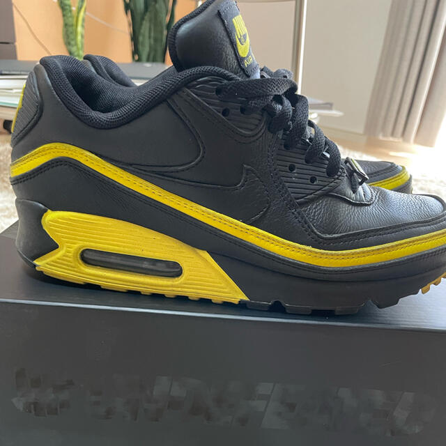 NIKE(ナイキ)のUNDEFEATED NIKE AIR MAX 90 Black Yellow メンズの靴/シューズ(スニーカー)の商品写真