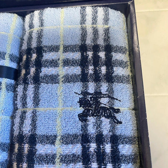 BURBERRY(バーバリー)の【新品】☆バーバリーBurberry☆フェースタオル・ウォッシュタオル☆ インテリア/住まい/日用品の日用品/生活雑貨/旅行(タオル/バス用品)の商品写真