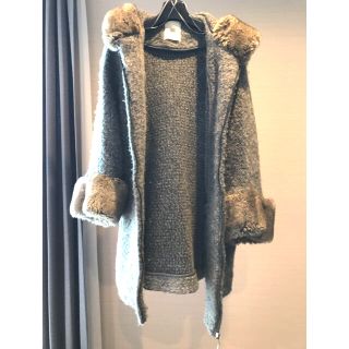 ザラ(ZARA)のZARA ザラ　ファー　コート　グレー Ｍ　毛糸　カーディガン　ガウンコート(ガウンコート)