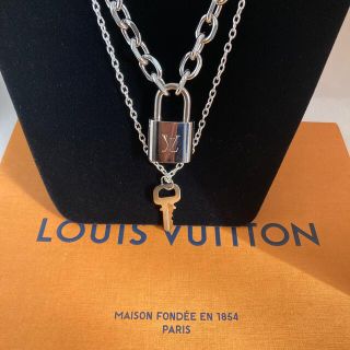 ルイヴィトン(LOUIS VUITTON)のルイヴィトン　パドロック　シルバー美品(ネックレス)