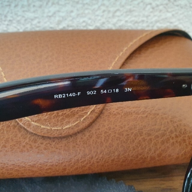 Ray-Ban(レイバン)のRay-Ban RB2140F 902 54 ウェイファーラー メンズのファッション小物(サングラス/メガネ)の商品写真