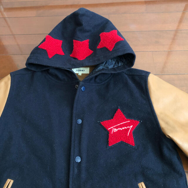 TOMMY(トミー)の古着　TOMMY オシャレなスタジャン◇Ｌサイズ◇M-0230 メンズのジャケット/アウター(スタジャン)の商品写真