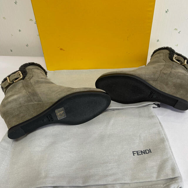 FENDI(フェンディ)のFENDI ショートブーツ レディースの靴/シューズ(ブーツ)の商品写真