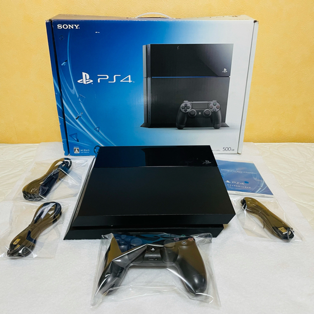 本体すぐ遊べるPS4セット CUH-1100A 500GB ブラック‼️