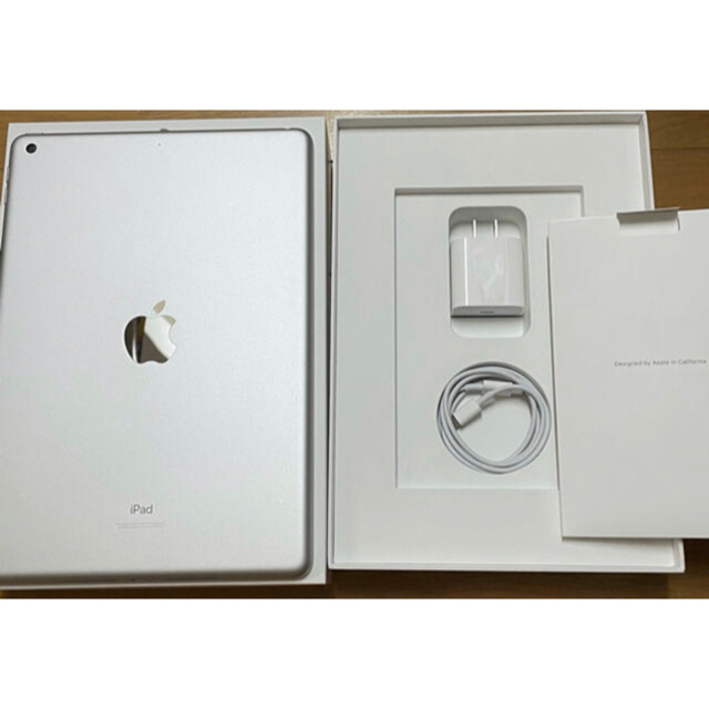 iPad第8世代　10.2インチ32GB Wi-Fi シルバー 3
