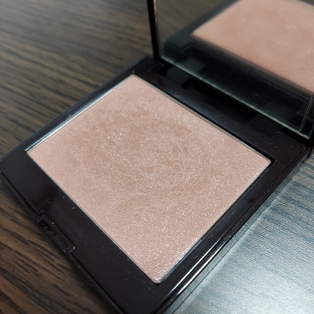 laura mercier(ローラメルシエ)のローラメルシエ ブラッシュ カラー インフュージョン　05 フレスコ コスメ/美容のベースメイク/化粧品(チーク)の商品写真