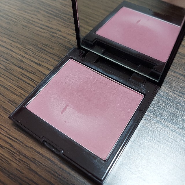 laura mercier(ローラメルシエ)のローラメルシエ ブラッシュ カラー インフュージョン コスメ/美容のベースメイク/化粧品(チーク)の商品写真