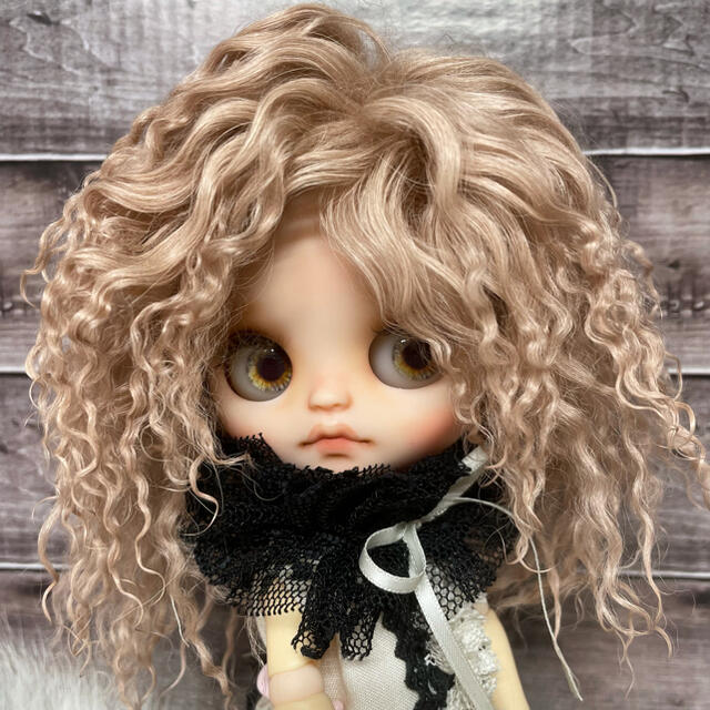 blythe _wm-354サーモンベージュ⭐️チベットラムウィッグ