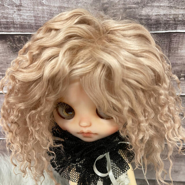 blythe _wm-354サーモンベージュ⭐️チベットラムウィッグ