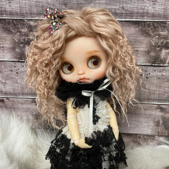 blythe _wm-354サーモンベージュ⭐️チベットラムウィッグ