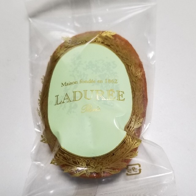 LADUREE(ラデュレ)のLADUREE コフレ・フィナンシェ ピスタッシュ 4個 食品/飲料/酒の食品(菓子/デザート)の商品写真