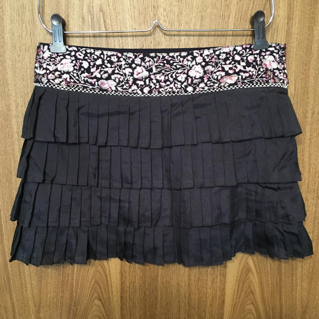 Smork(スモーク)のSmoke 美品♡プリーツ刺繍ミニスカート レディースのスカート(ミニスカート)の商品写真