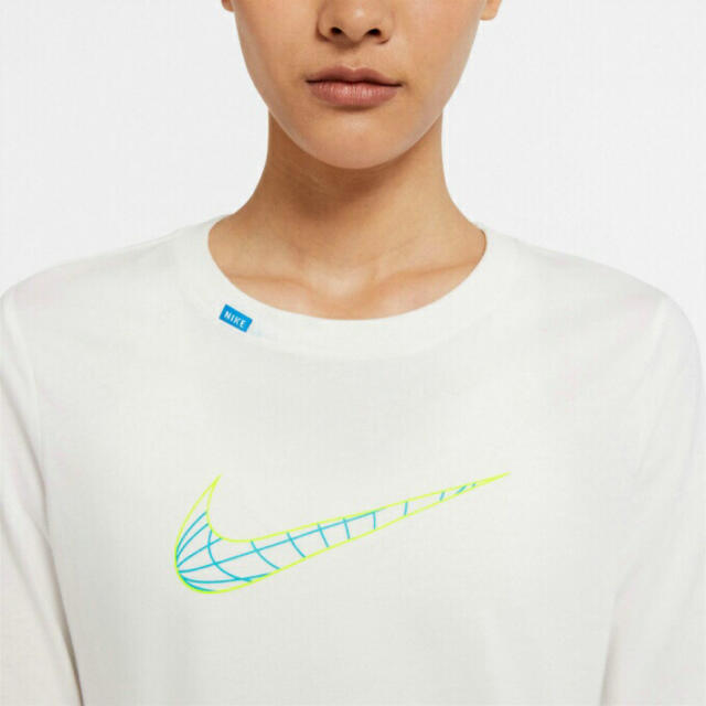 NIKE(ナイキ)のNIKE 長袖　ロンT レディースのトップス(シャツ/ブラウス(長袖/七分))の商品写真