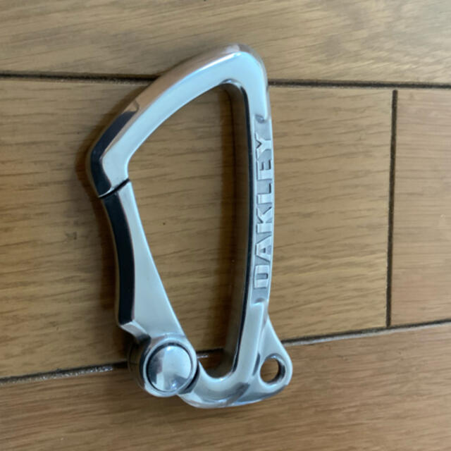 Oakley(オークリー)のオークリー　ラージ　カラビナ　Large Carabiner 　ポリッシング メンズのファッション小物(キーホルダー)の商品写真