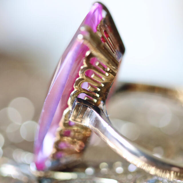 K18 合成ピンクサファイア 王冠透かし ヴィンテージリング レディースのアクセサリー(リング(指輪))の商品写真