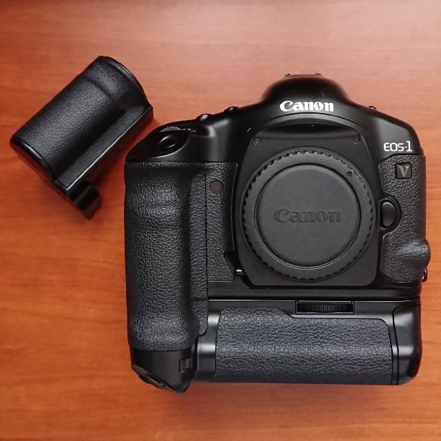 Canon(キヤノン)のcanon EOS-1v (PB-E2付)  スマホ/家電/カメラのカメラ(フィルムカメラ)の商品写真
