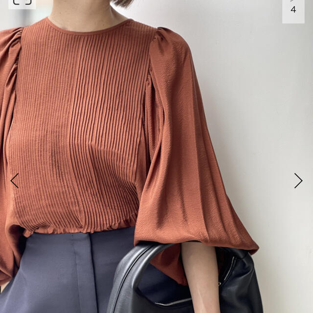 L'Appartement DEUXIEME CLASSE(アパルトモンドゥーズィエムクラス)の新品🤎【HAVEL studio】PLEATED GATHER B/L   レディースのトップス(シャツ/ブラウス(長袖/七分))の商品写真