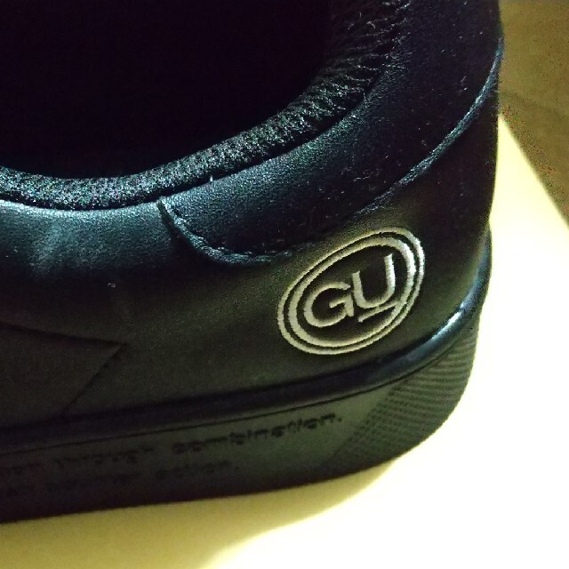 GU(ジーユー)のGUIスニーカー新品Mサイズ レディースの靴/シューズ(スニーカー)の商品写真