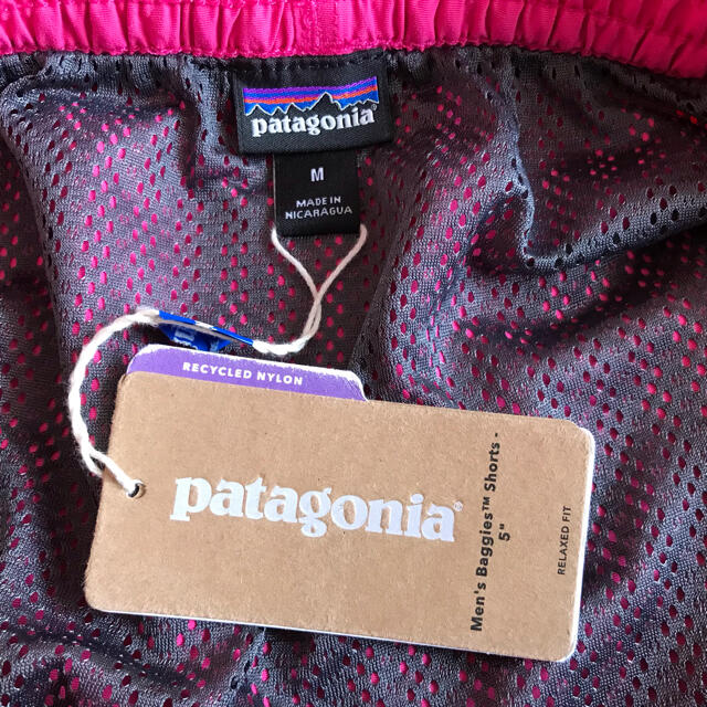 patagonia(パタゴニア)の未使用 パタゴニア patagonia バギーズショーツ M ウルトラピンク メンズのパンツ(ショートパンツ)の商品写真