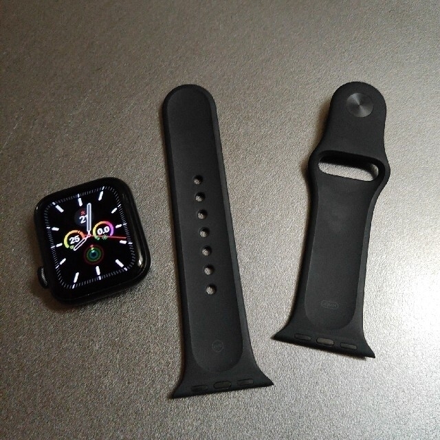 Apple Watch(アップルウォッチ)のアップルウォッチ SE 40mm セルラー メンズの時計(腕時計(デジタル))の商品写真