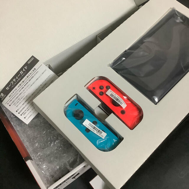 Nintendo Switch＋純正キャリングケース＋ホリコン