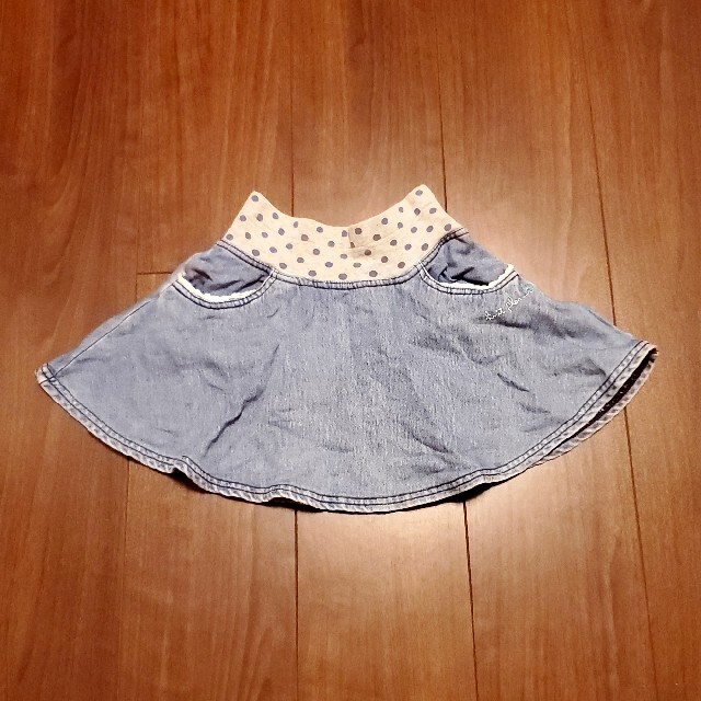 KP(ニットプランナー)の☆匿名配送☆　KP　デニムスカート　100 キッズ/ベビー/マタニティのキッズ服女の子用(90cm~)(スカート)の商品写真