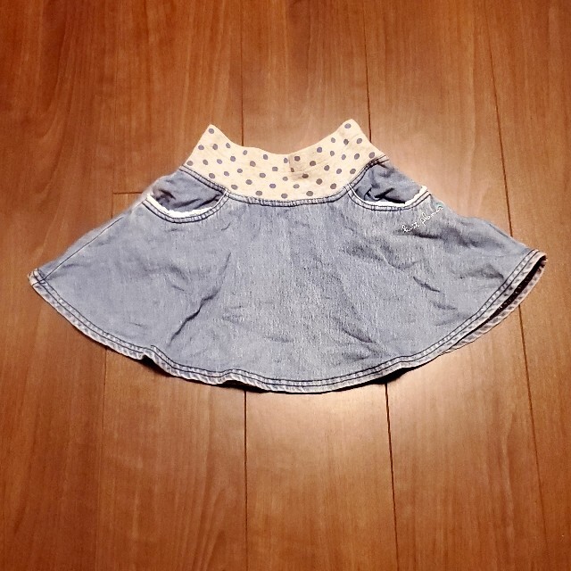 KP(ニットプランナー)の☆匿名配送☆　KP　デニムスカート　100 キッズ/ベビー/マタニティのキッズ服女の子用(90cm~)(スカート)の商品写真