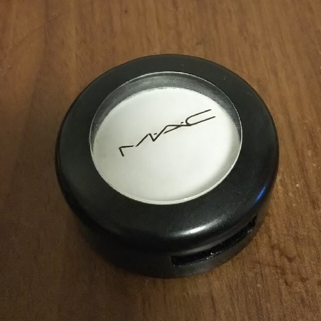 MAC(マック)のマック スモールシャドウ ゲッソ ホワイト アイシャドウ コスメ/美容のベースメイク/化粧品(アイシャドウ)の商品写真