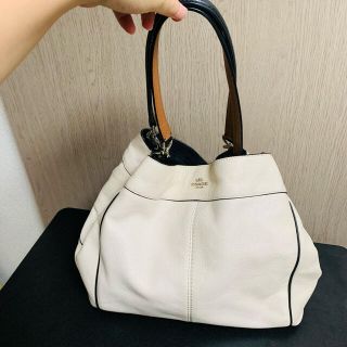 コーチ(COACH)の専用【美品】coach 大容量　多機能　ハンドバッグ　ホワイト(ハンドバッグ)